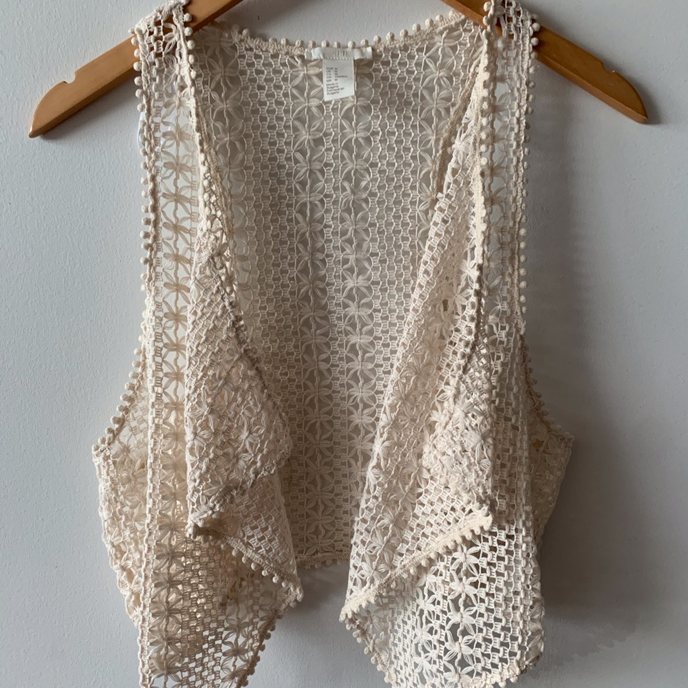 H&M Lace Cropped Vest 💜 3 for $25 Bundle